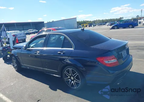 2013 Mercedes-Benz C 250 Sport from USA, damaged, VIN WDDGF4HB1DA762530